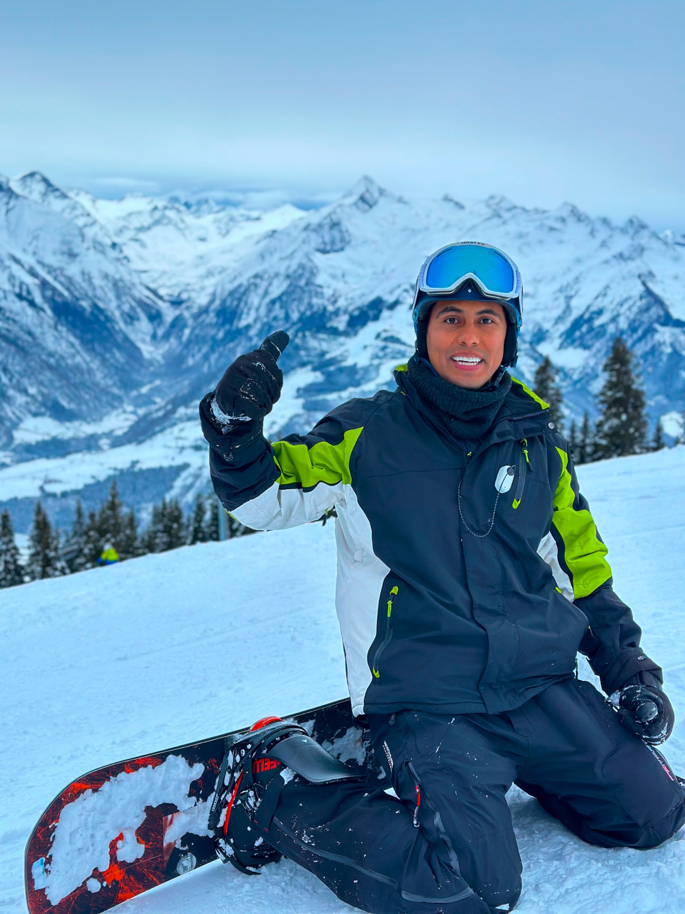 Raul enjoying a day in the snow and mountains